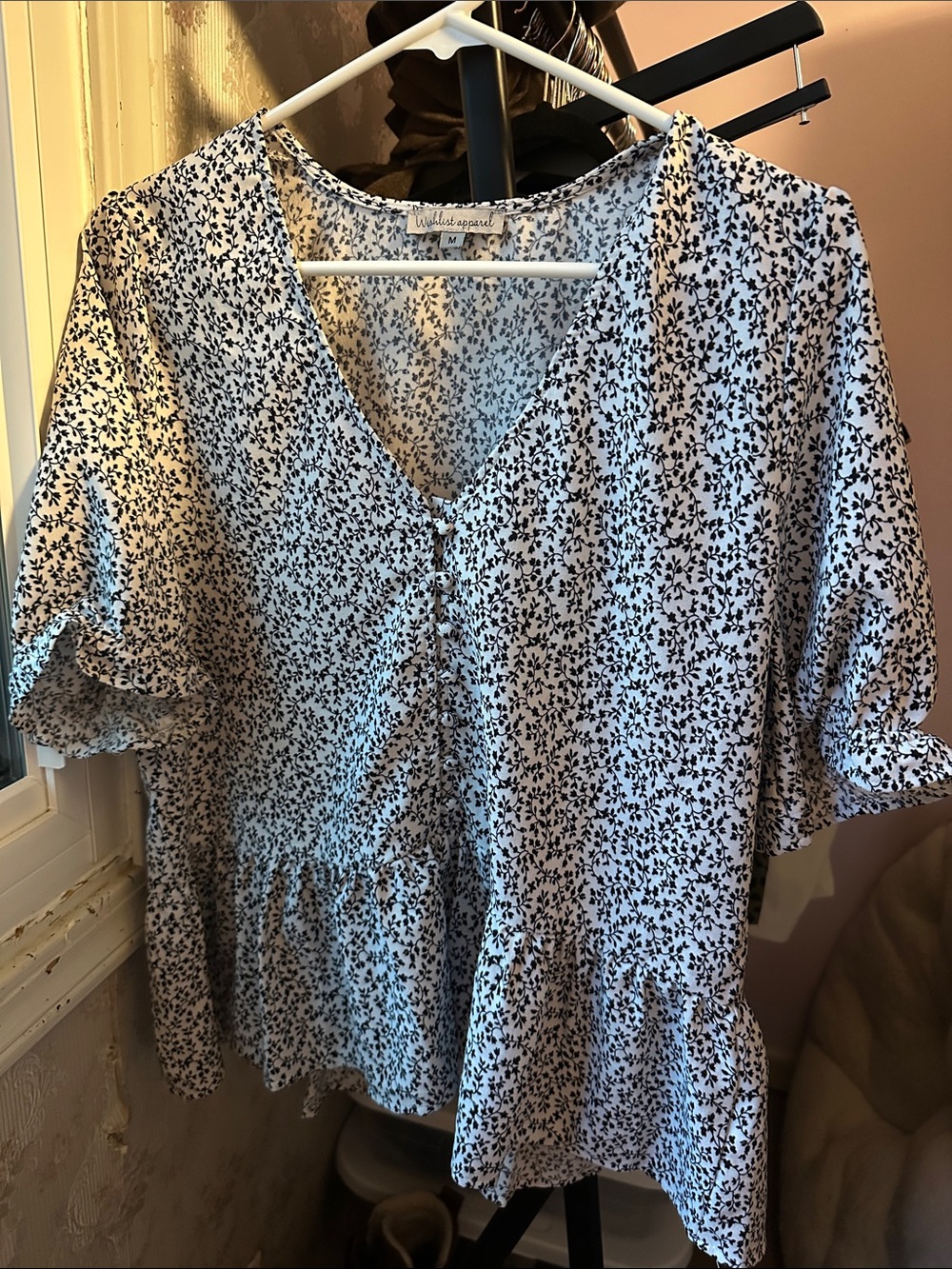 Lightweight White Floral V-Neck Peplum Blouse
